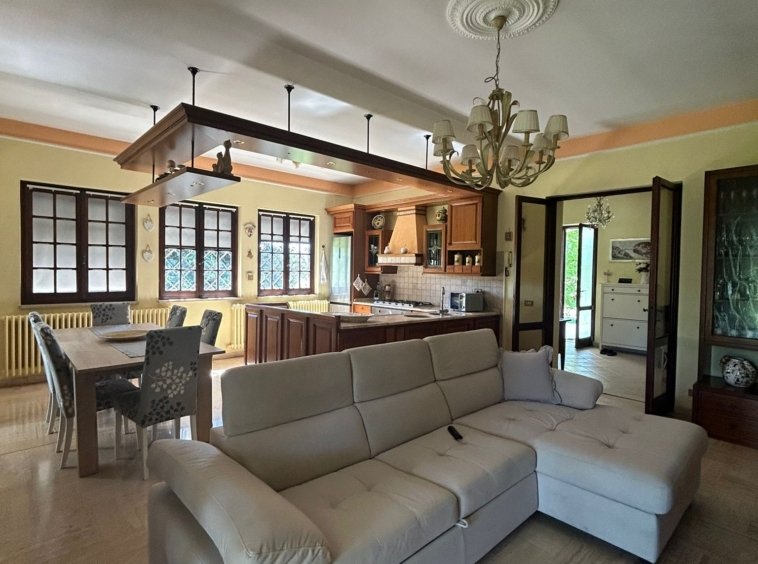 House in Pietrasanta, Tuscany, Italy 5 - 17778810