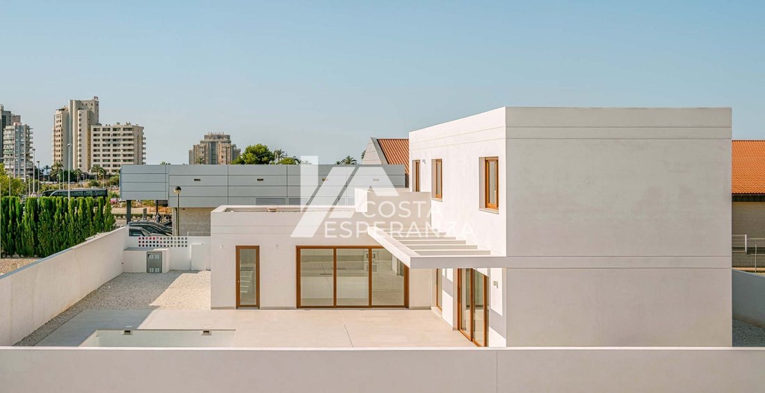 Chalet in Calp / Calpe, Valencian Community, Spain 2 - 17781123