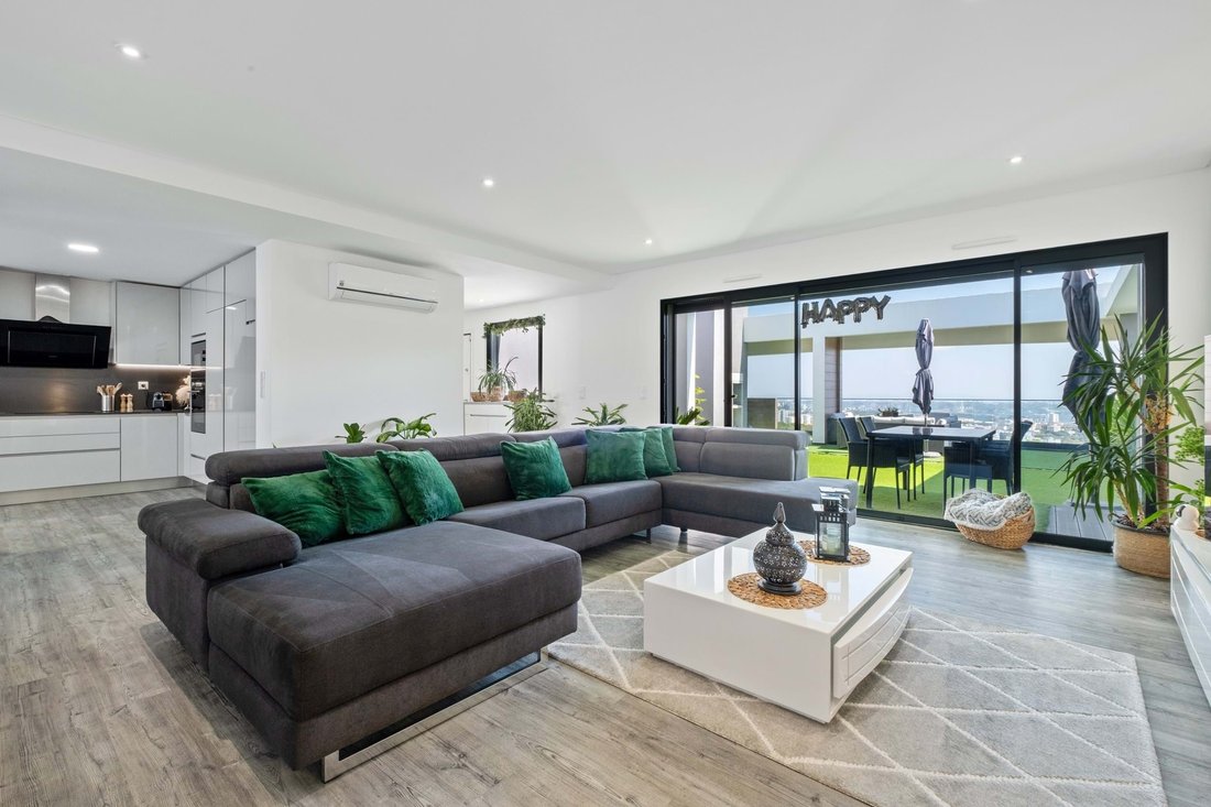 Apartment in Venteira, Lisbon, Portugal 5 - 17780496