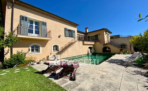Villa in Saint-Jeannet, Provence-Alpes-Côte d'Azur, France 1