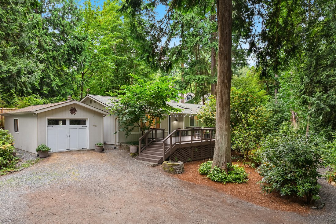 Bainbridge Island, Washington, United States 2 - 17779505