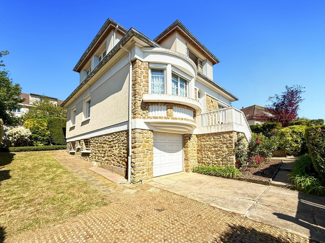 House in Sucy-en-Brie, Ile-de-France, France 1 - 17782361