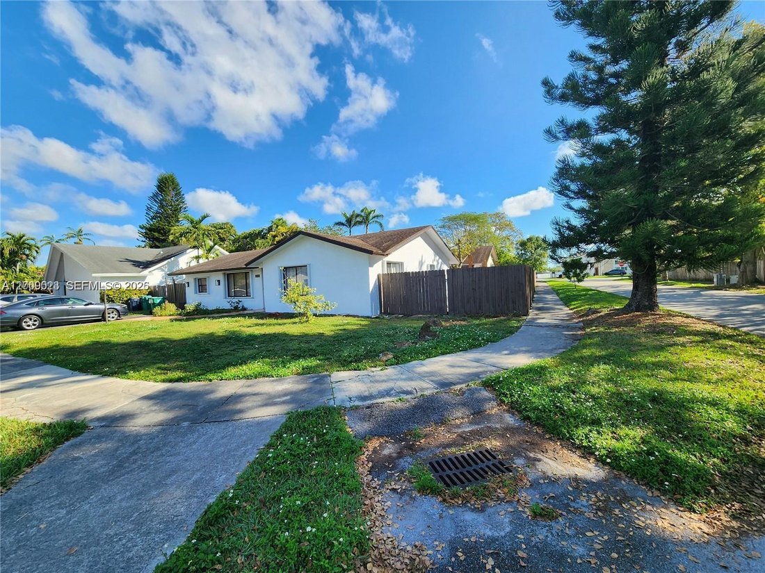 House in West Miami, Florida, United States 5 - 17781371