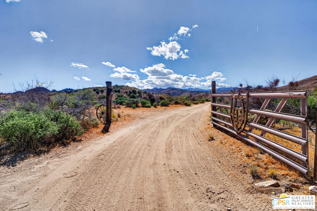 House in Yucca Valley, California, United States 4 - 17781593