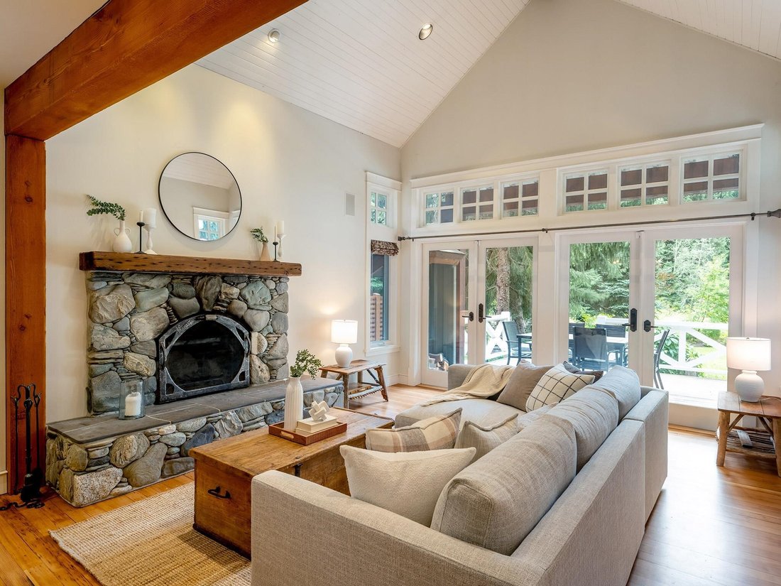 House in Whistler, British Columbia, Canada 2 - 17782443