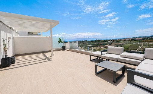 Penthouse in Cancelada, Estepona, Andalusia 1