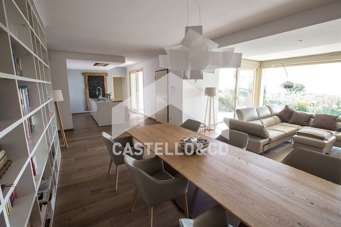 Villa in Padenghe sul Garda, Lombardy, Italy 4 - 17778712