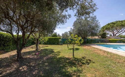 Villa in Saint-Cézaire-sur-Siagne, Provence-Alpes-Côte d'Azur, France 1