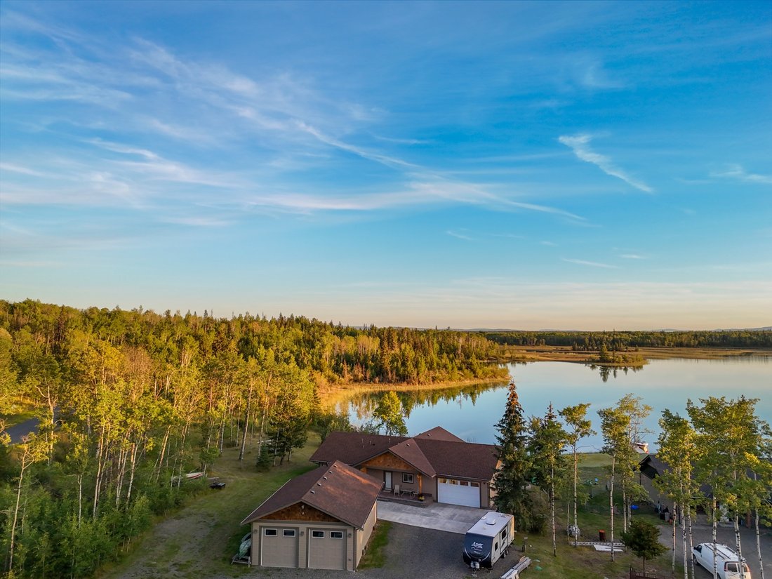 House in 70 Mile House, British Columbia, Canada 4 - 17782435