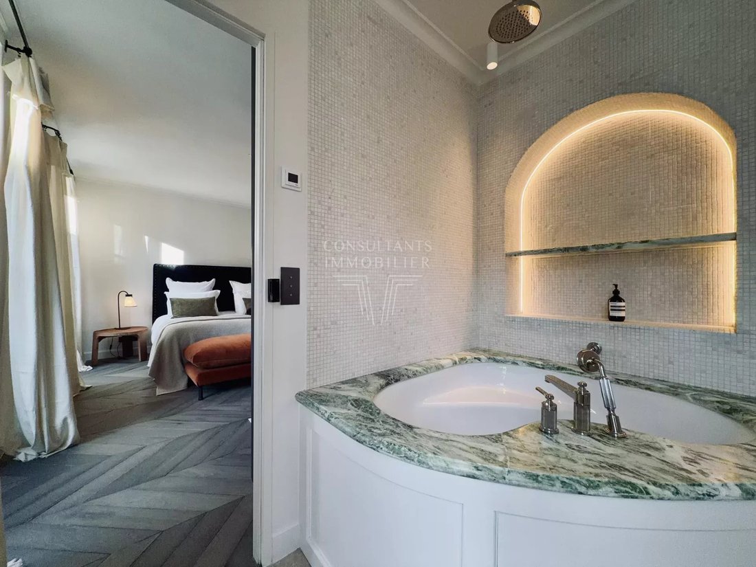 Apartment in Saint Thomas d'Aquin, Paris 7e Arrondissement, Paris 4 - 17074714