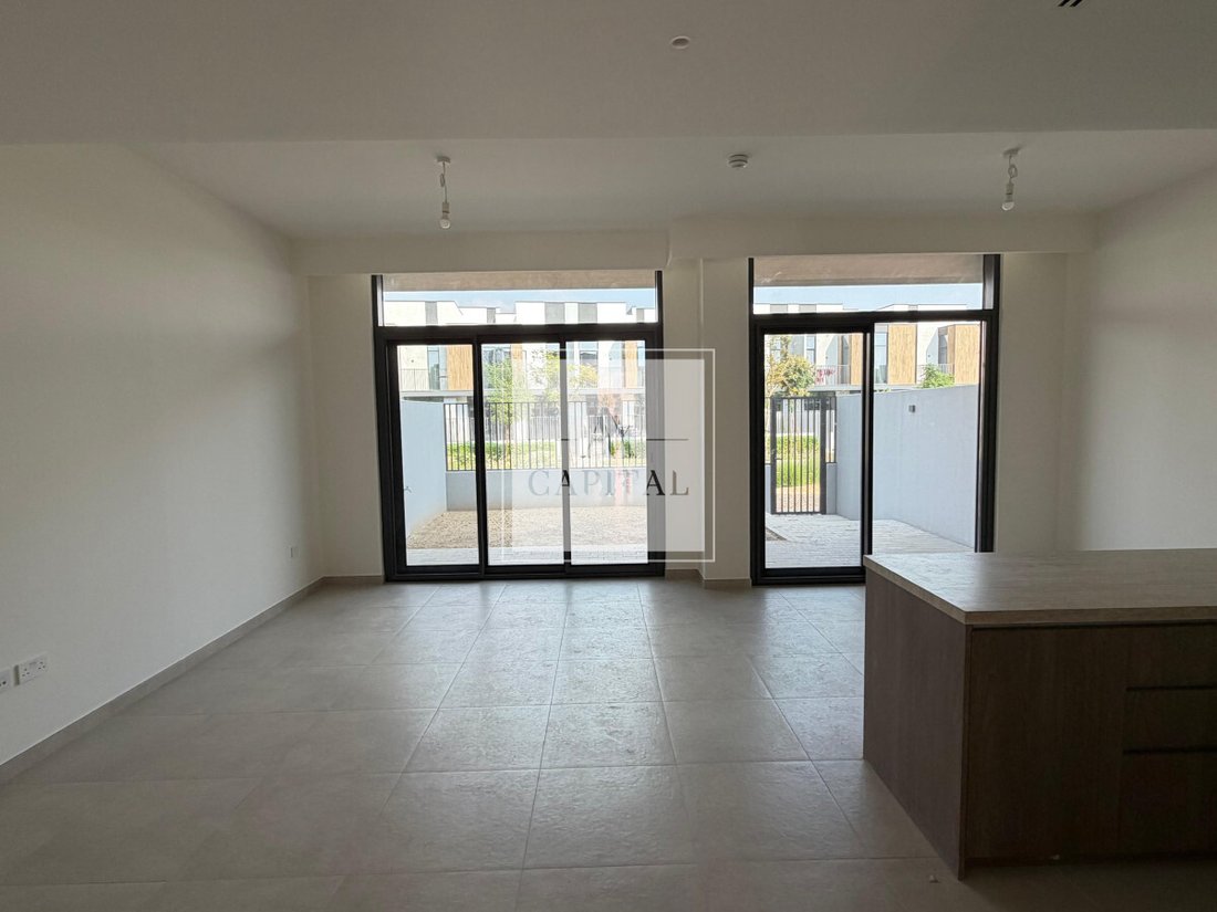 Townhouse in Al Jaddaf, Dubai, United Arab Emirates 2 - 17779642