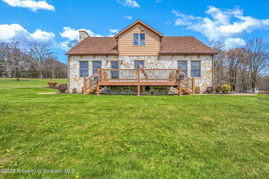 House in Vandling, Pennsylvania, United States 1 - 17757361