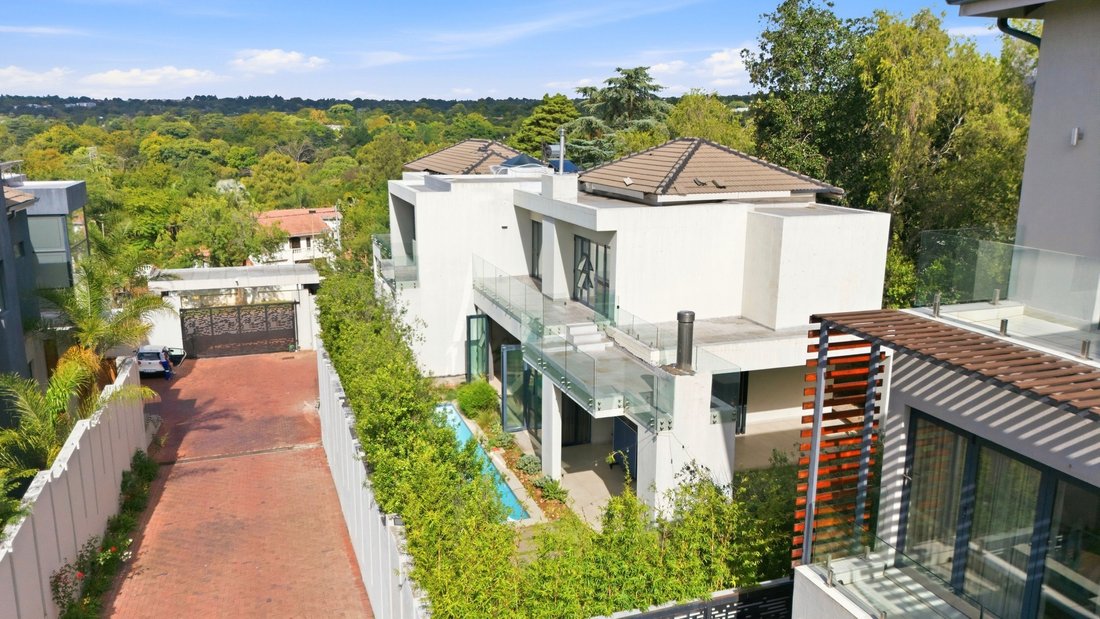 House in Benmore Gardens, Gauteng, South Africa 4 - 17780383