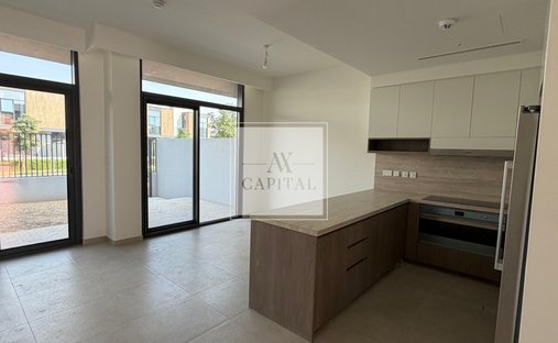 Townhouse in Al Jaddaf, Dubai, United Arab Emirates 1