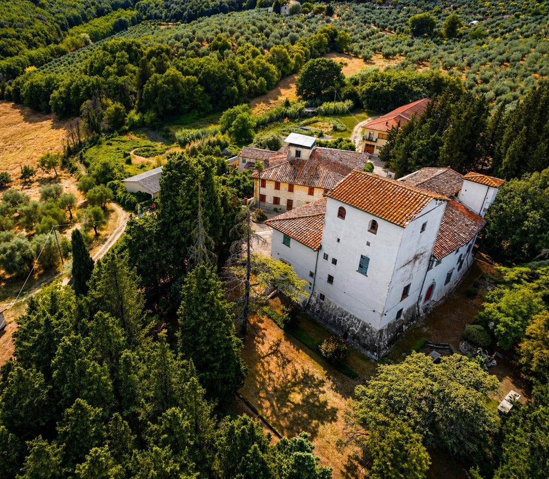 Villa in Rignano sull'Arno, Tuscany, Italy 1 - 16724213