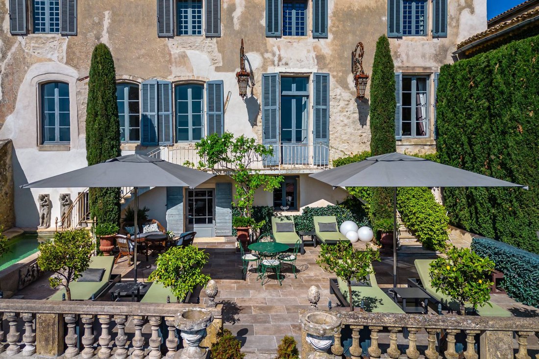 Villa in Châteauneuf-de-Gadagne, Provence-Alpes-Côte d'Azur, France 2 - 17322569
