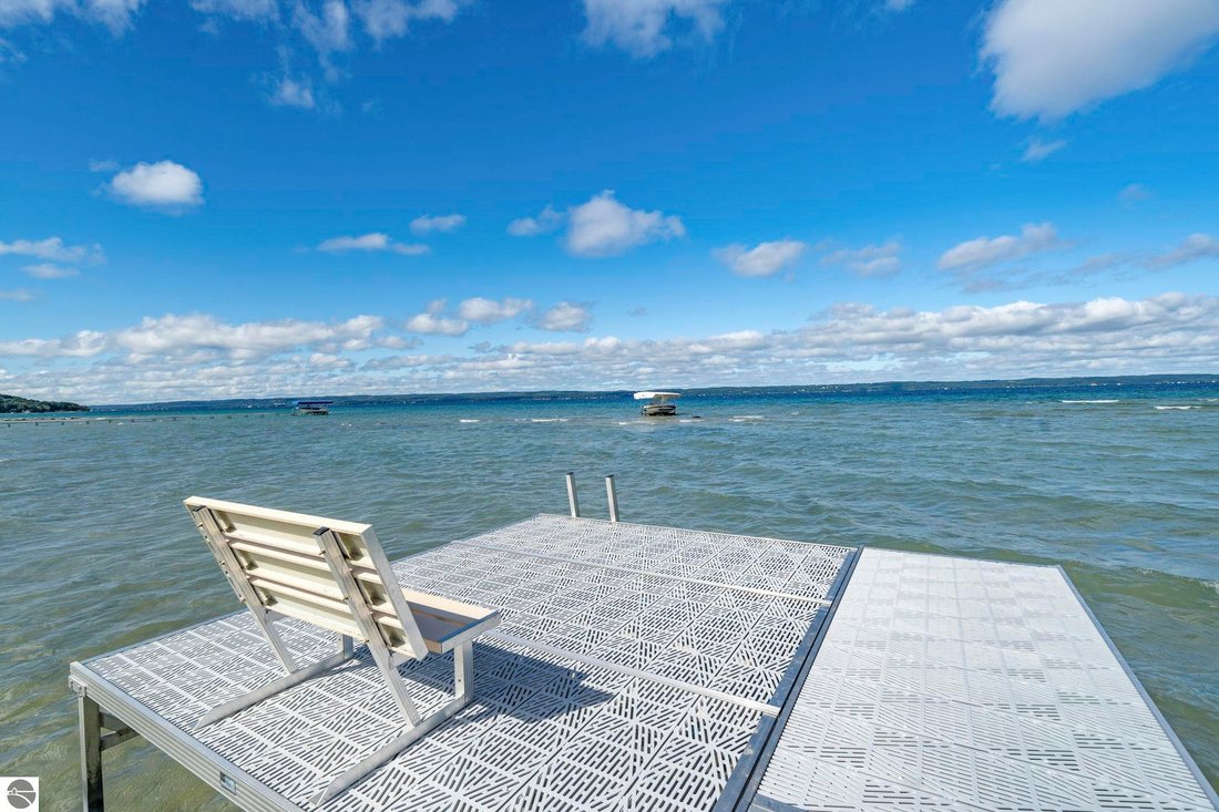 House in Traverse City, Michigan, United States 3 - 17780602