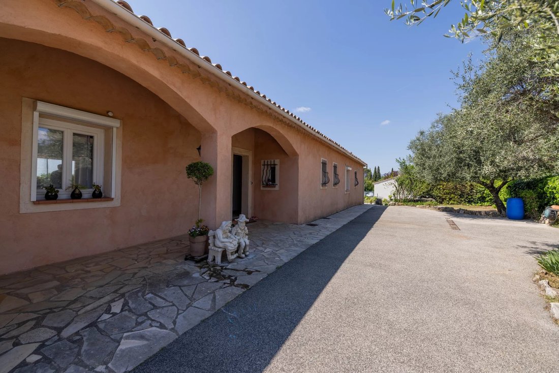 Villa in Saint-Cézaire-sur-Siagne, Provence-Alpes-Côte d'Azur, France 4 - 17782632