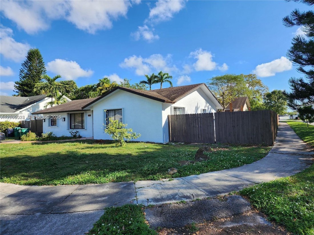House in West Miami, Florida, United States 4 - 17781371