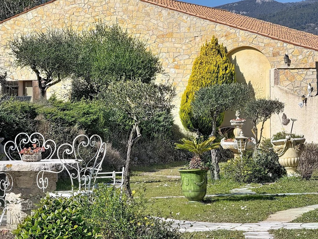 Villa en Seillans, Provenza-Alpes-Costa Azul, Francia 3 - 17301318
