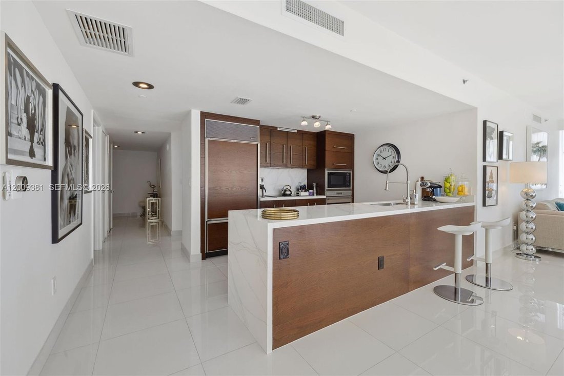 Condo in Miami, Florida, United States 4 - 17781360