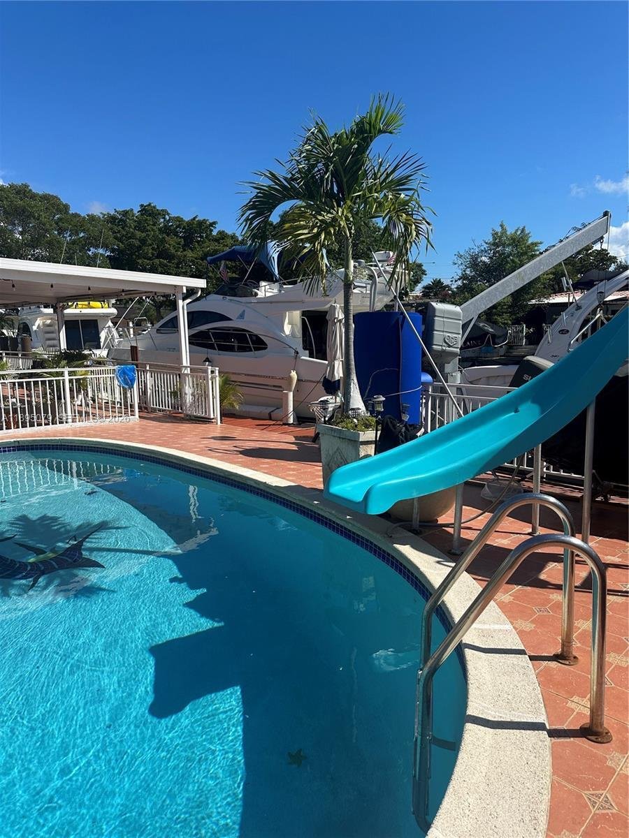 House in North Miami Beach, Florida, United States 3 - 17534076