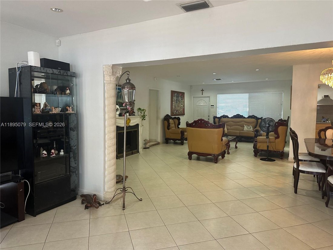 House in North Miami Beach, Florida, United States 2 - 17534076