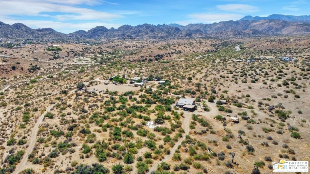 House in Yucca Valley, California, United States 3 - 17781593
