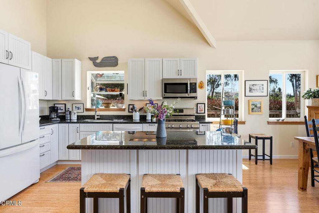 House in Manchester, California, United States 3 - 17782396