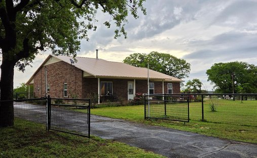 House in Springtown, Texas, United States 1