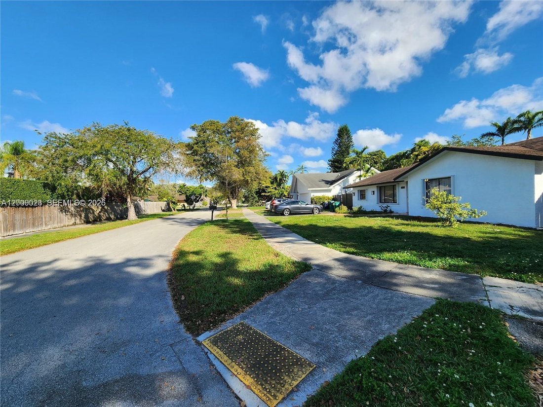 House in West Miami, Florida, United States 3 - 17781371
