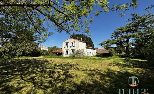 House in Breuillet, Nouvelle-Aquitaine, France 1
