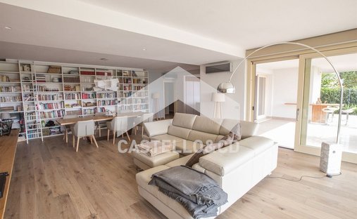 Villa in Padenghe sul Garda, Lombardy, Italy 1