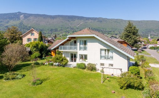 Villa in Sud, Saint-Jorioz, France 1