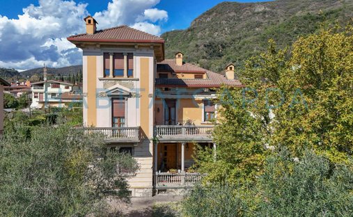 Villa in Salo, Lombardy, Italy 1