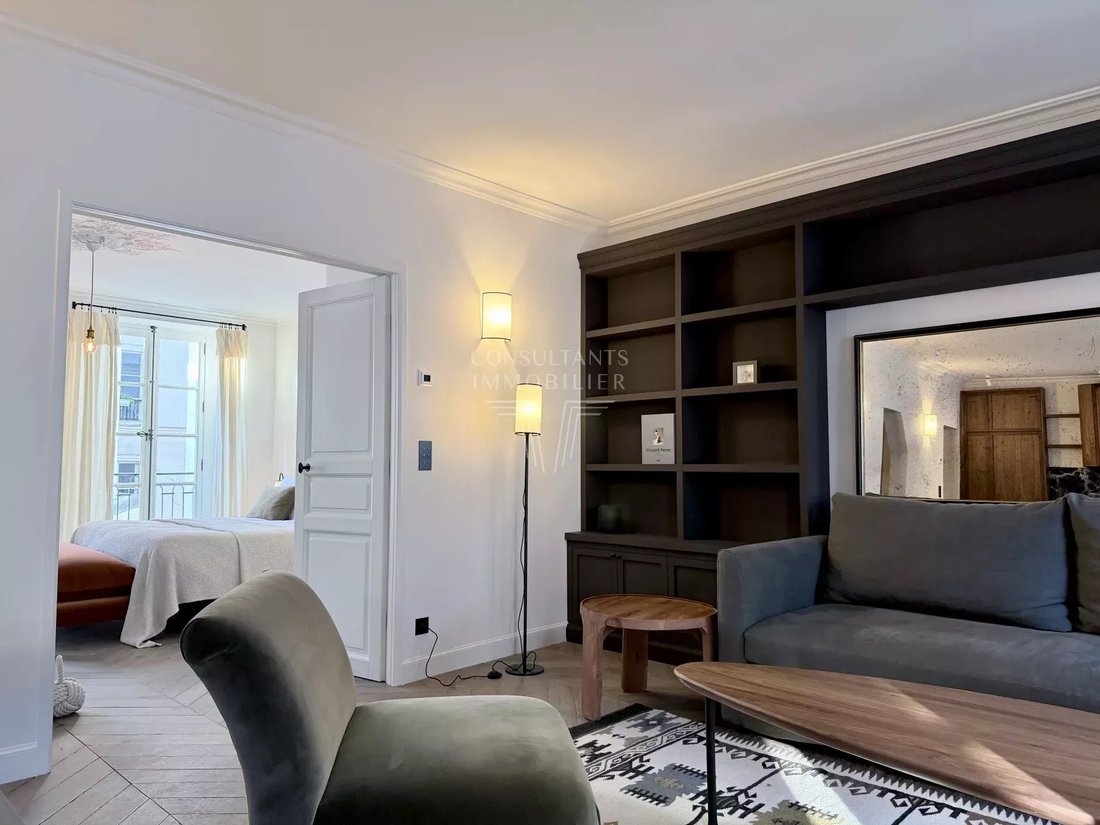 Apartment in Saint Thomas d'Aquin, Paris 7e Arrondissement, Paris 1 - 17074714