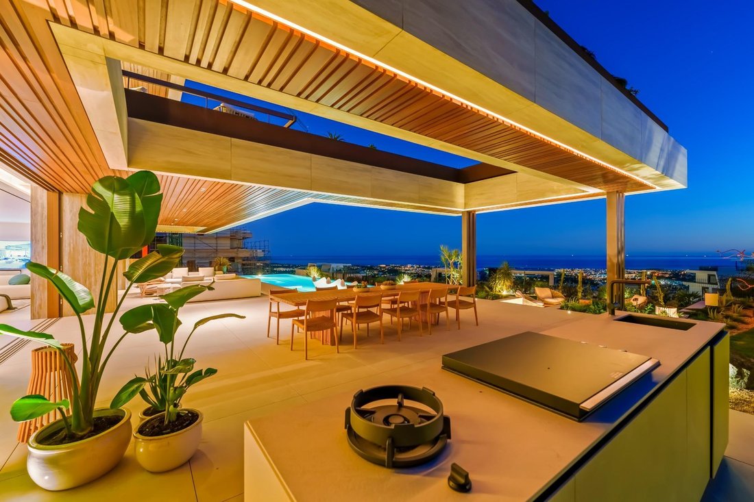 Villa in La Quinta, Benahavis, Andalusia 1 - 17782414