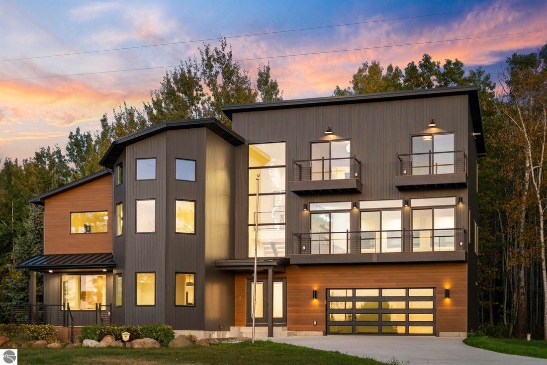 House in Traverse City, Michigan, United States 1 - 17780602