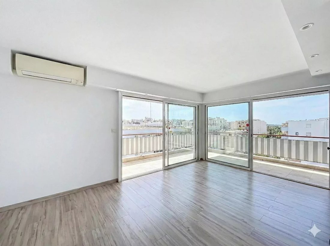 Apartment in La Source, Cannes, France 3 - 15913972