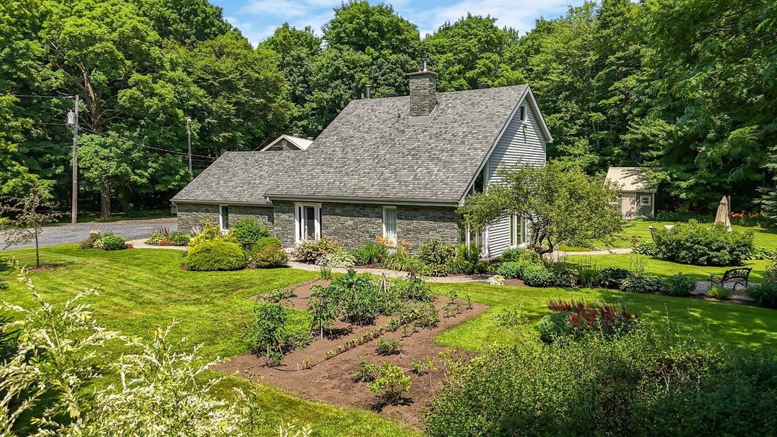 House in Saint-Césaire, Quebec, Canada 5 - 16669833
