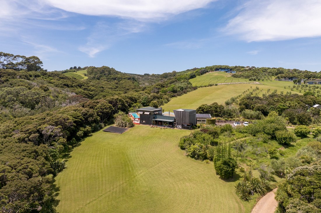 House in Waiheke Island, Auckland, New Zealand 3 - 17780653