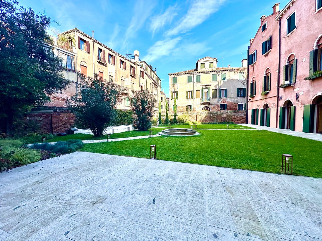Apartment in Saint Paul, Venice, Italy 4 - 17783749