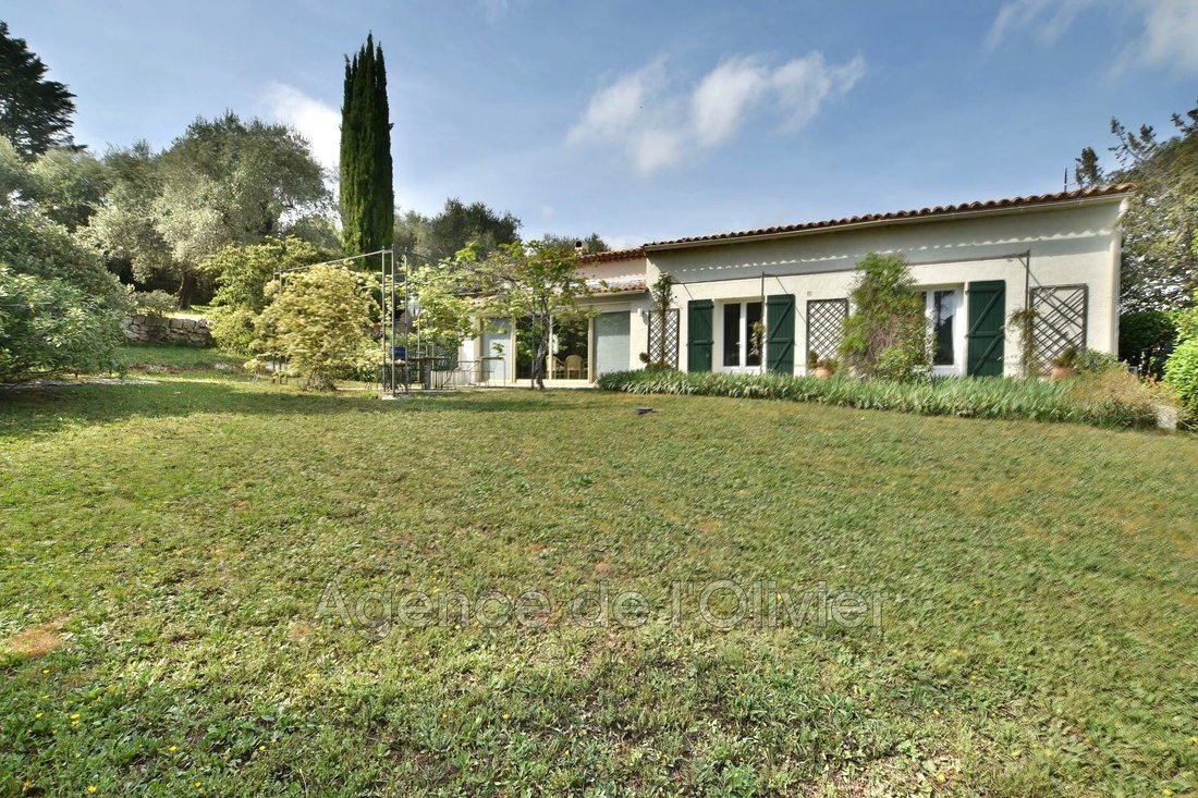 Villa in Valbonne, Provence-Alpes-Côte d'Azur, France 1 - 17784486