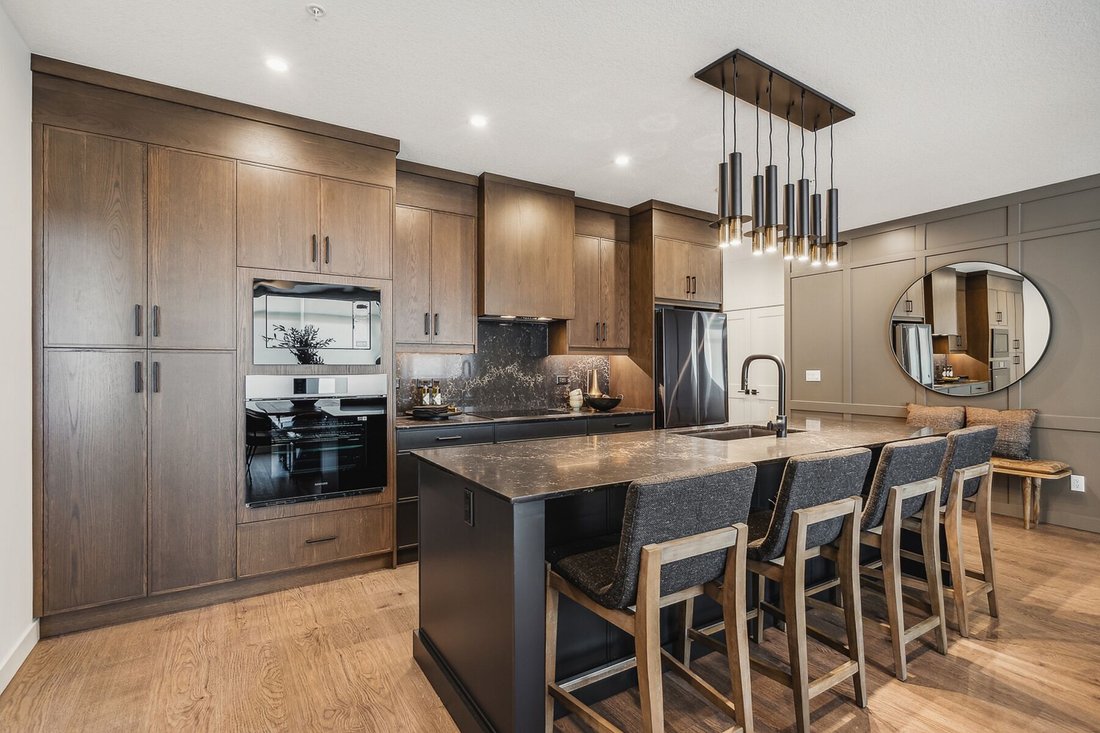 Condo in Canmore, Alberta, Canada 2 - 17784433