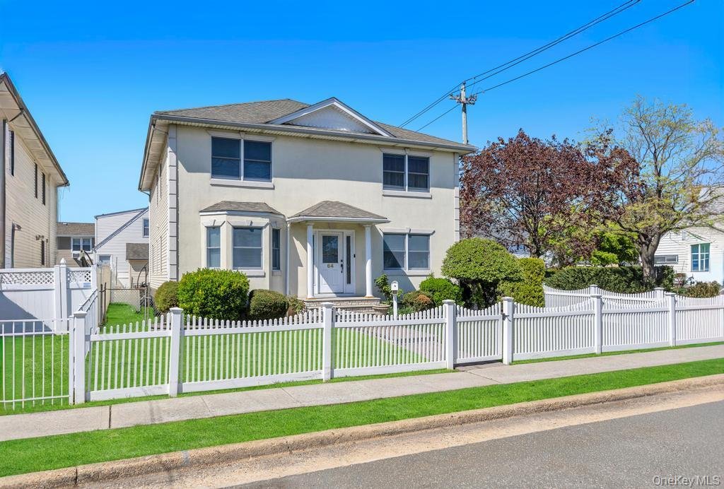 House in Mineola, New York, United States 2 - 17784071