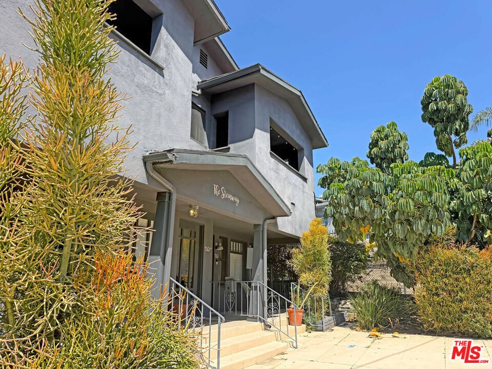 Los Angeles, California, United States 3 - 17783950