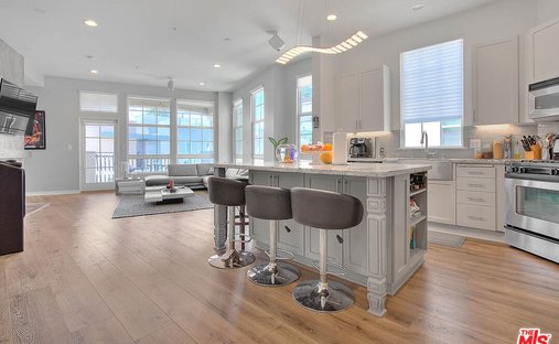 Condo in Los Angeles, California, United States 1