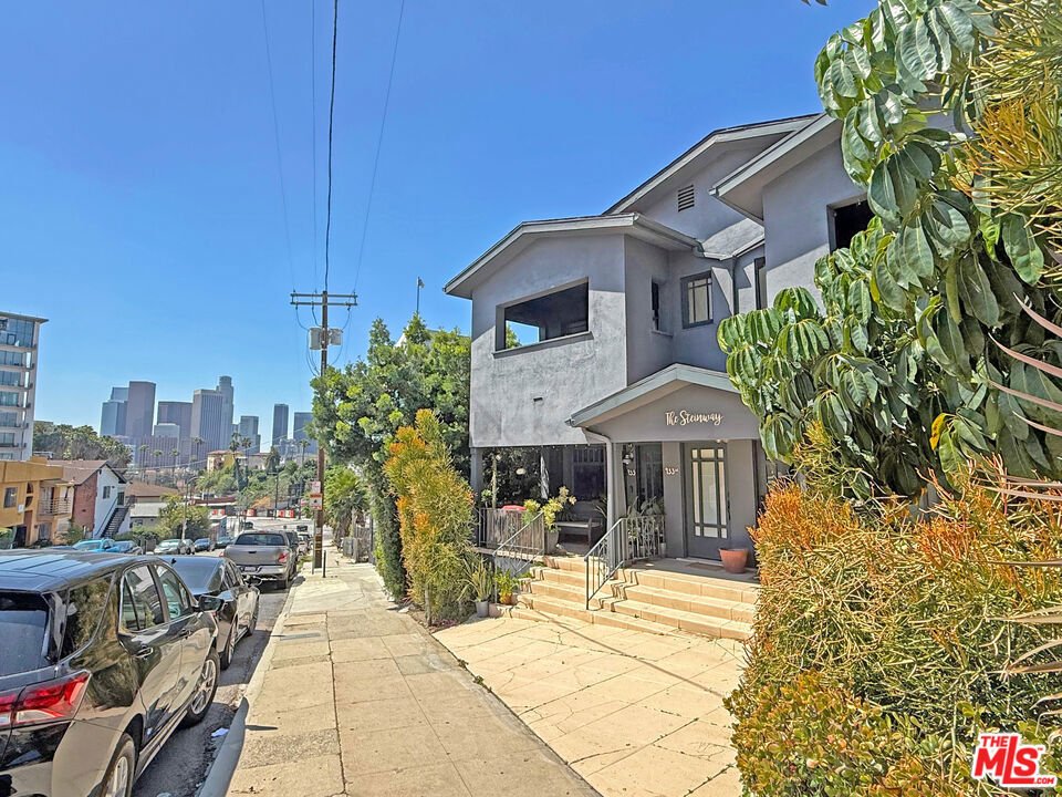 Los Angeles, California, United States 1 - 17783950
