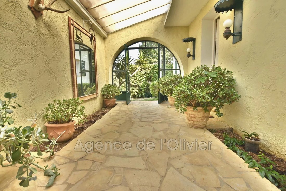 Villa in Valbonne, Provence-Alpes-Côte d'Azur, France 3 - 17784486