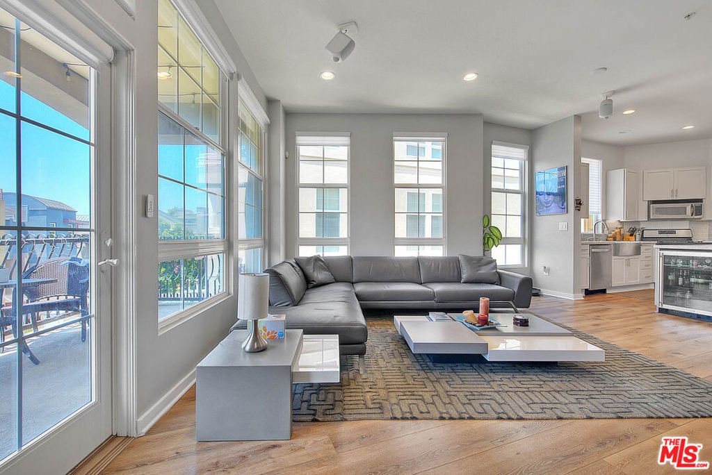 Condo in Los Angeles, California, United States 4 - 17783946